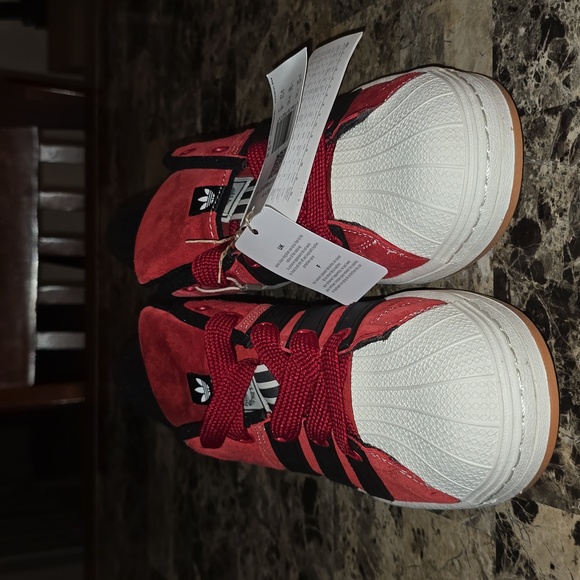 Adidas Red and Black Adidas - Picture 5 of 6